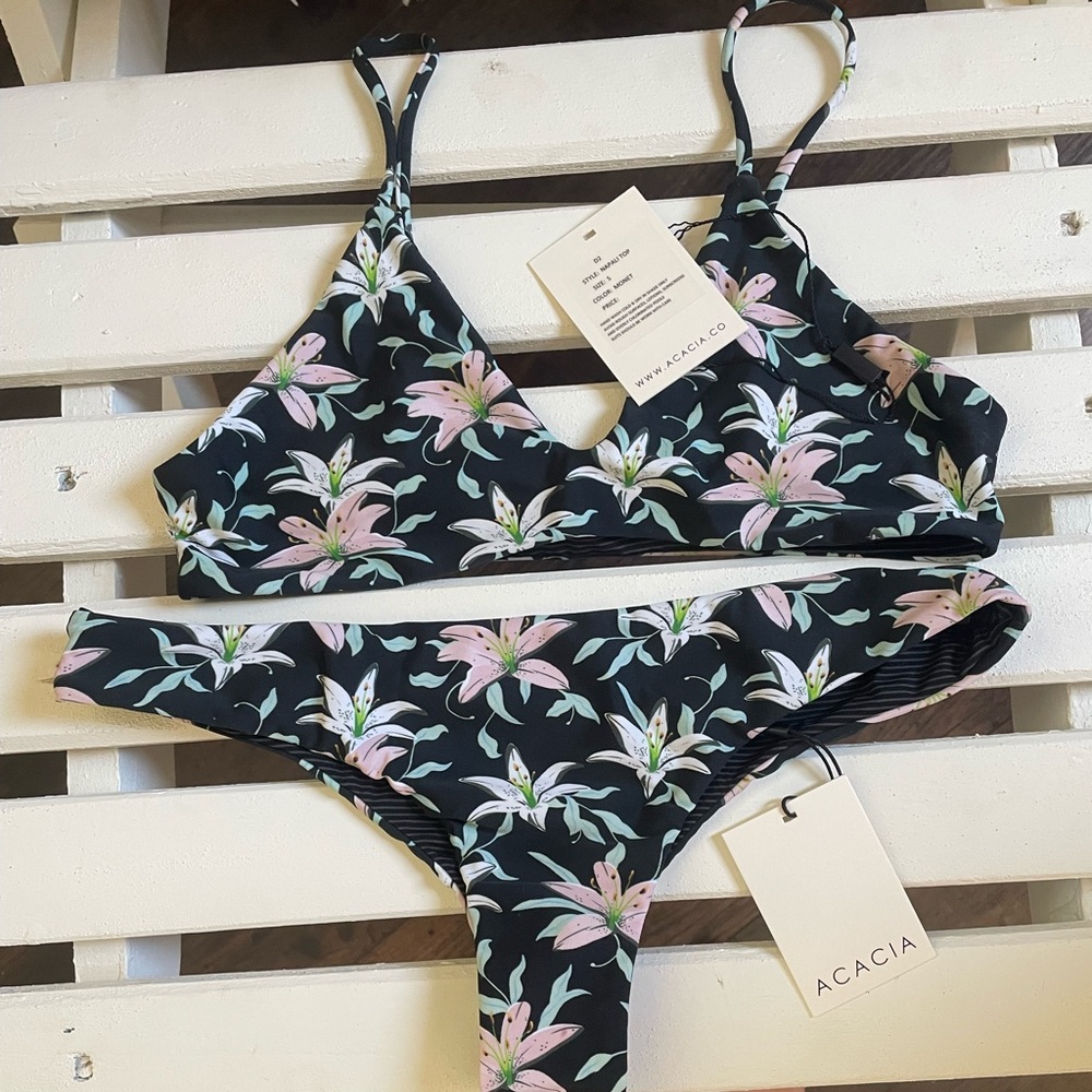 Acacia Set Monet